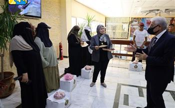 محافظ جنوب سيناء يلتقي عمال النظافة بطور سيناء