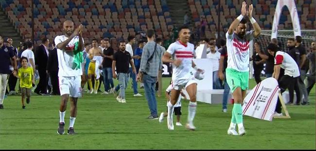 شيكابالا يهدى عبد المنصف قميصه