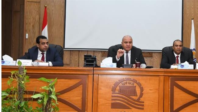 محافظ قنا يتابع الموقف التنفيذى لمشروعات حياة كريمة  