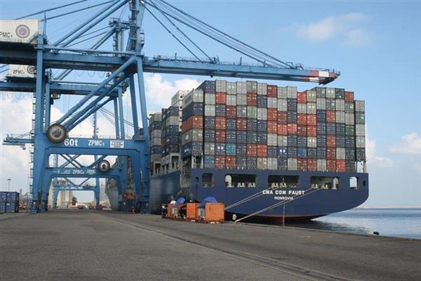 ميناء دمياط: تداول 34 سفينة حاويات وبضائع عامة