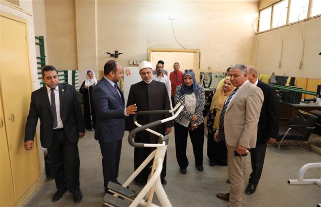 رئيس جامعة الأزهر يتابع إجراءات الكشف الطبي لطالبات التربية الرياضية