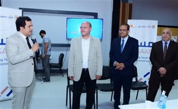 رئيس جامعة سوهاج يكرم ١٠٠ متدرب إجتازوا دورة ريادة الأعمال بحاضنة مسار 