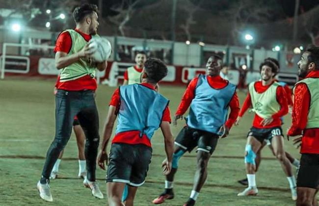 الأهلي يفاوض ثلاثة مدافعين بعد فشل ضم أسامه جلال 