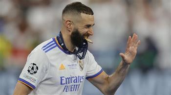 بنزيما يتوج بجائزة أفضل لاعب في أوروبا
