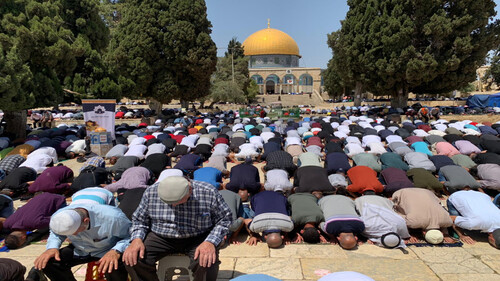 50 ألفًا يؤدون صلاة الجمعة في رحاب المسجد الأقصى