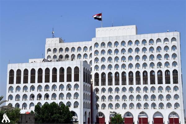 الخارجية العراقية تستنكر استهداف سيارة دبلوماسية تابعة للسفارة الأسترالية في بغداد