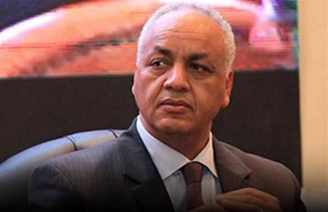 مصطفى بكري: مينفعش الموظف يعقد مصالح المواطنين ويشتغل من تحت الترابيزة ارحموا الناس التعبانة