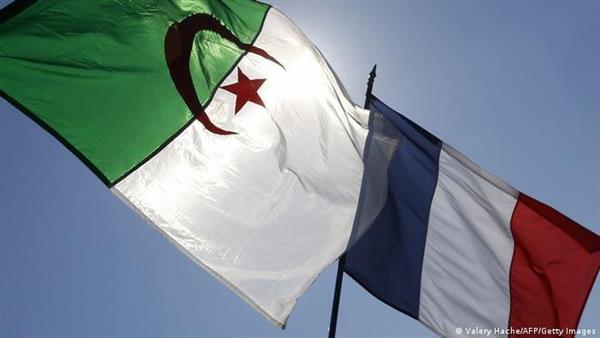 فرنسا والجزائر يوقعان إعلان "الشراكة المتجددة"