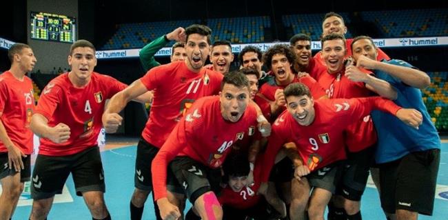 منتخب مصر يتوج بكأس الأمم الإفريقية لشباب اليد بعد الفوز على الجزائر 