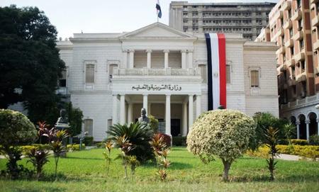 أيمن صقر: منظومة التعليم مستمرة لأنها خطة والدولة عايزه كده
