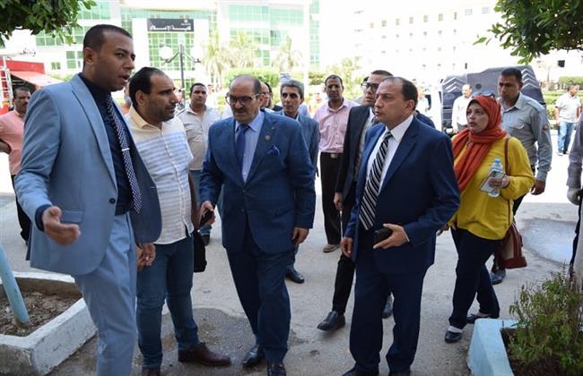 رئيس جامعة بنى سويف السيطرة على حريق محدود بكلية التجارة دون وقوع خسائر