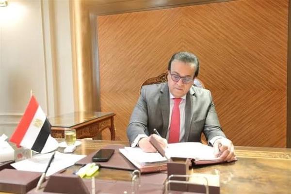 وزير التعليم العالي يعلن صدور قرارات جمهورية بتعيين قيادات جامعية جديدة