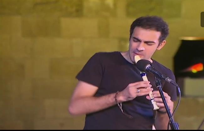 مدحت ممدوح عازف الريكورد يبهر الجمهور في محكى القلعة