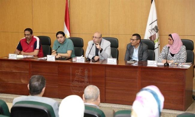 نائب محافظ الإسماعيلية يبحث عددا من المشروعات المشاركة بالمبادرة الوطنية للمشروعات الخضراء الذكية