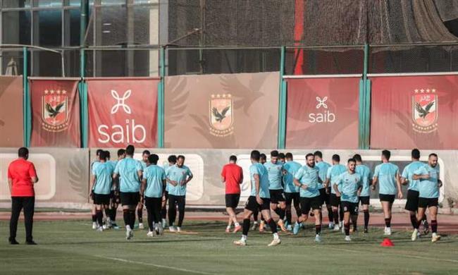  10 لاعبين.. غيابات الأهلى أمام فاركو