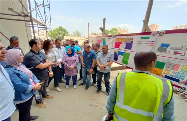 نائب محافظ البحيرة ومساعد وزير الصحة للمشروعات القومية يتفقدان الأعمال الجارية بمستشفى بدر  