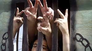   تخوف إسرائيلى من اندلاع انتفاضة فلسطينية فى السجون الإسرائيلية