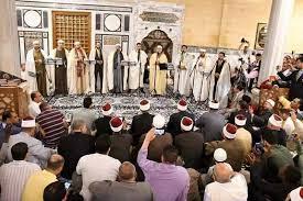 إقبال كبير على الأمسية الابتهالية بمسجد الإمام الحسين 