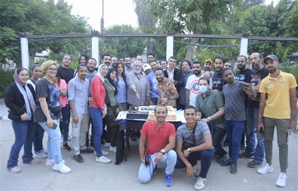 فريق عمل «يساوي صفر» يحتفل بانتهاء التصوير في أستوديو مصر
