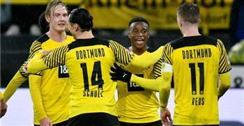 مدرب دورتموند يدعو موكوكو إلى تمديد عقده
