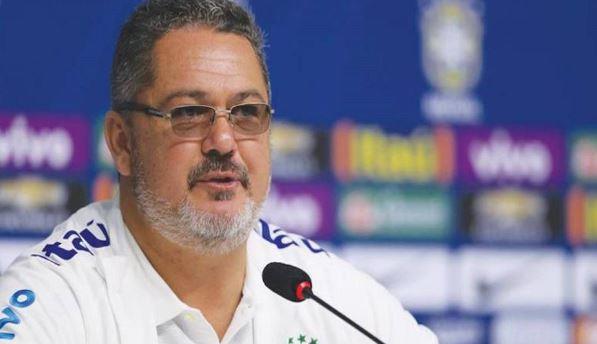 البرازيلى ميكالى مديراً فنياً للمنتخب الأوليمبى مقابل 70 ألف دولار شهرياً