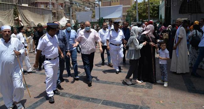 محافظ أسيوط يتفقد مجمع الخدمات الحكومية بقرية الزرابي