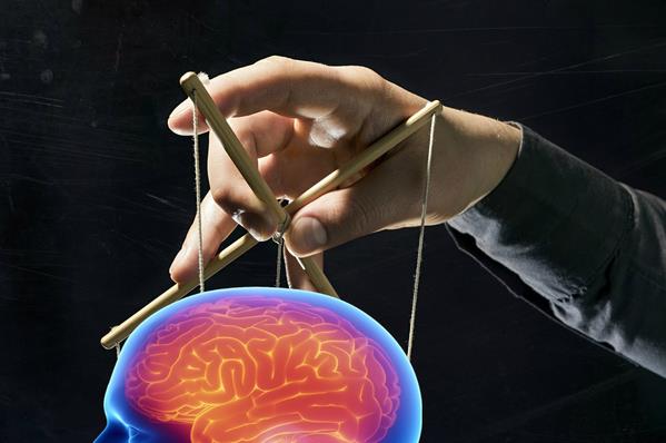 أستاذ علم نفس: الخرافات تسلب العقل.. بإمكانها التحكم في الأشخاص