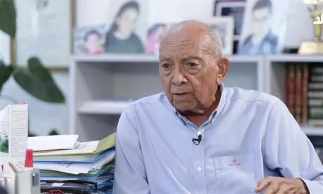 الإيد البطالة نجسة.. دكتور محمد غنيم يكشف سر عمله حتى هذا العُمر في البحث العلمي