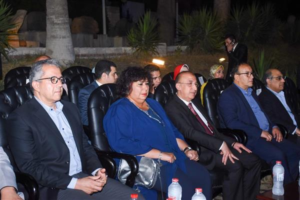 وزيرة الثقافة ووزير السياحة والأثار ومحافظ الاسكندرية يطلقون بدء فعاليات المهرجان الصيفى للأغانى والموسيقى