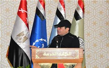   الرئيس السيسى يشيد بالكفاءة القتالية والمهارية لطلبة الكلية الحربية
