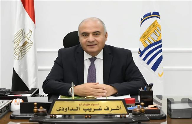 محافظ قنا يهنئ الرابع مكرر علي مستوي الجمهورية في الثانوية العامة 