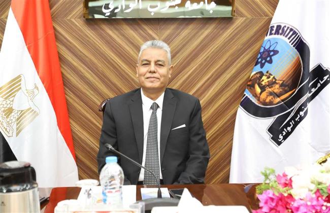 رئيس جامعة جنوب الوادى يستقبل لجنة القدرات التابعة للمجلس الأعلى للجامعات