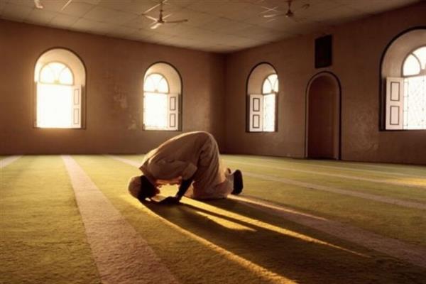هل الشرود أثناء الصلاه يبطلها؟..الإفتاء توضح