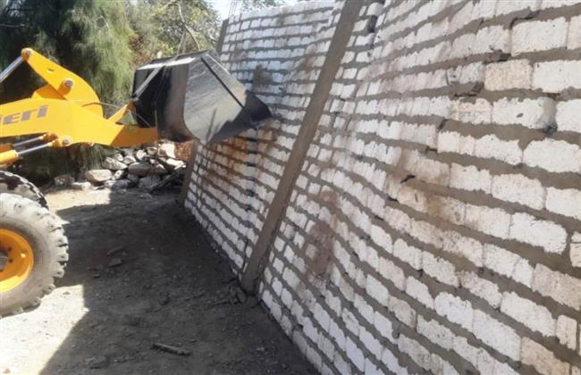 محافظ أسوان يوجه بالتنسيق بين جميع الجهات المعنية لتنفيذ الموجة 20 لإزالة التعديات