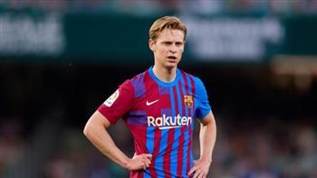 دي يونج مهدد بفسخ عقده الحالي مع برشلونة