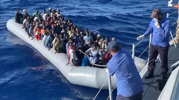 إيطاليا: وصول 117وصول 117 مهاجراً إلى سواحل جزيرة لامبيدوزا مهاجراً إلى سواحل جزيرة لامبيدوزا