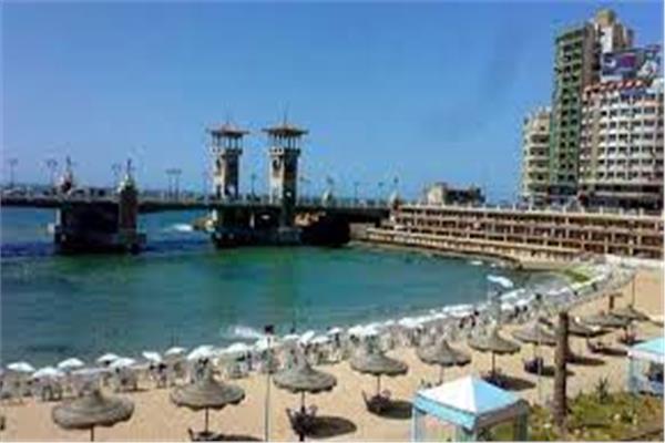 إنقاذ فتاة ألقت بنفسها من أعلى كوبري ستانلي بالإسكندرية