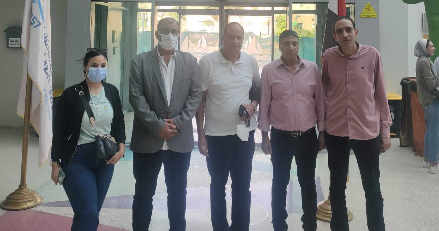 «الأعلى للأمناء» يكرم الطالبة أحلام بعد تفوقها في الثانوية العامة وتحديها لمرض السرطان