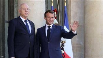   الرئيسان التونسي والفرنسي يبحثان هاتفيًا التعاون الاقتصادي وعددًا من القضايا الدولية