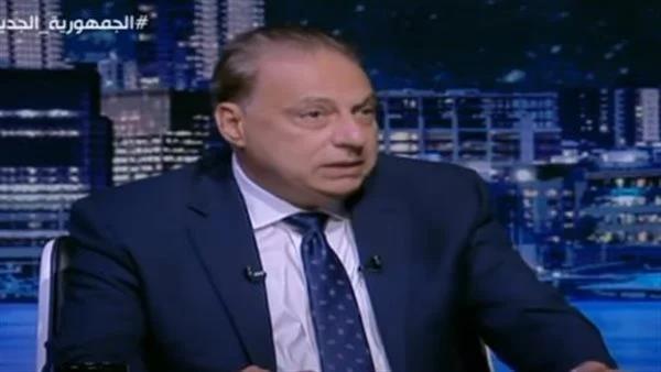 أستاذ علوم سياسية: تعلق بكتابات المفكر زكي نجيب محمود.. «مكتبة المدرسة أثرت فيا»