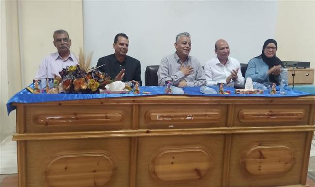 رئيس جامعة جنوب الوادي يؤكد أن قيم الوفاء والتكريم تساهم فى نجاح العمل الادارى