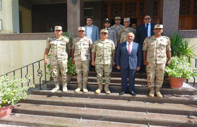 رئيس جامعة الزقازيق يستقبل قائد الفرقة السادسة المدرعة