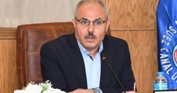 طلاب كلية الألسن بجامعة القناة  يؤدون إمتحانات الفصل الدراسي الصيفى 