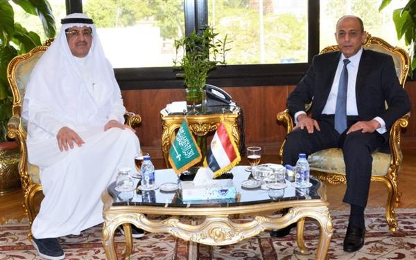 وزير الطيران: نحرص على تعزيز التعاون وتبادل الخبرات مع السعودية بمجال النقل الجوي
