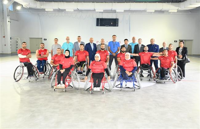 وزير الرياضة يحفز لاعبي المنتخب الوطني للكراسي المتحركة لكرة اليد قبل انطلاق بطولة العالم 
