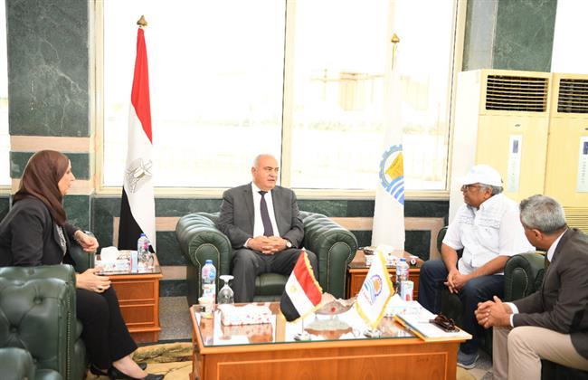 «الداودي» يناقش استعدادات صحة قنا لمواجهة شلل الأطفال بالمحافظة  