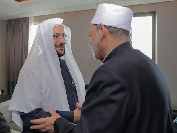 شيخ الأزهر يستقبل وزير الشئون الإسلامية السعودي على هامش مؤتمر زعماء الأديان بكازاخستان
