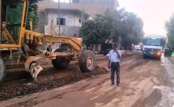 إزالة الإشغالات ورفع مستوى النظافة العامة بمركزى أسوان وإدفو 