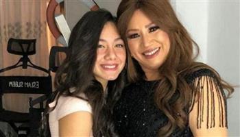 ابنة الفنانة انتصار: والدتي دايما بتشجعني وتدعمني