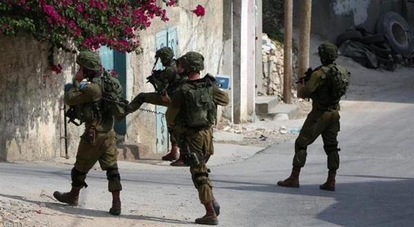 فلسطين.. الاحتلال يتسبب في إصابة العشرات بالاختناق في بيت أمر
